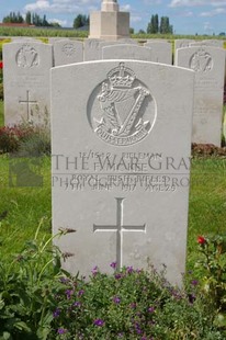 SPANBROEKMOLEN BRITISH CEMETERY - McKEE, FREDERICK